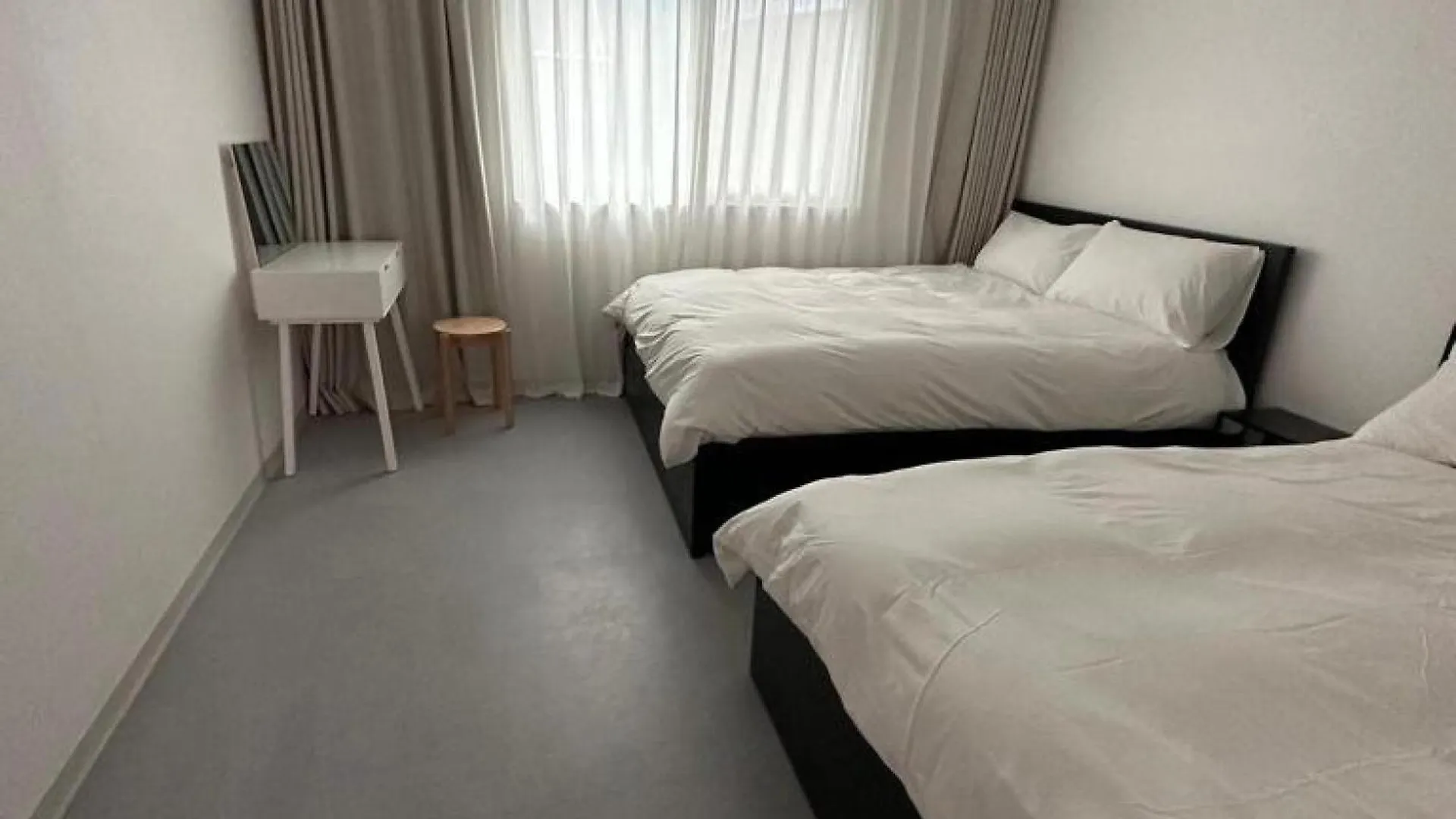 New Jins House - 5Mins To Myeongdong Station, 3 Rooms, Big Living Rooms Seul Daire